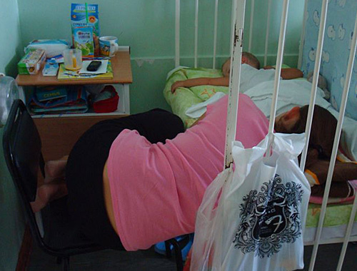 Wife and daughter of blogger Yanissimo at the Filatov Hospital in Moscow. Photo by http://yanissimo.livejournal.com Wife and daughter of blogger Yanissimo at the Filatov Hospital in Moscow. Photo by http://yanissimo.livejournal.com