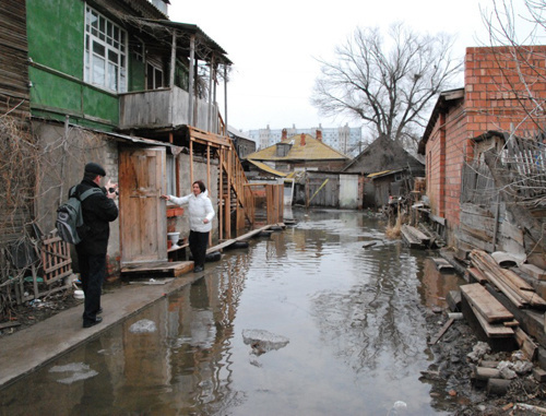 House in Kurskaya Street of Astrakhan flooded by groundwater, March 20, 2011. Photo by Sergey Kozhanov House in Kurskaya Street of Astrakhan flooded by groundwater, March 20, 2011. Photo by Sergey Kozhanov
