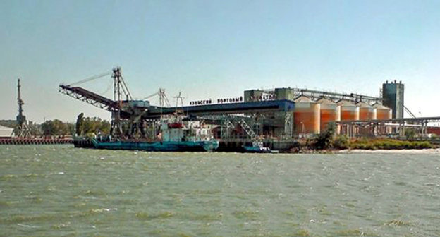 River Don, Azov Sea Port. September 2010. Photo: www.azov.info