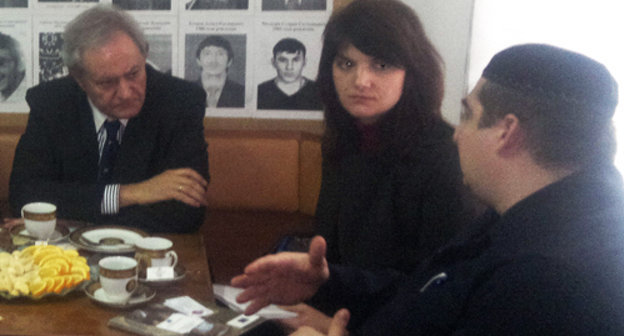 Left to right: Ambassador Fernando M. Valenzuela, Head of the Delegation of the European Union; Petra Gombalova- Kislingerova, representative of the Political Division of the EU; Magomed Mutsolgov, chairman of the human rights organization MASHR. Ingushetia, Nazran, April 5, 2011. Photo by the "Caucasian Knot"