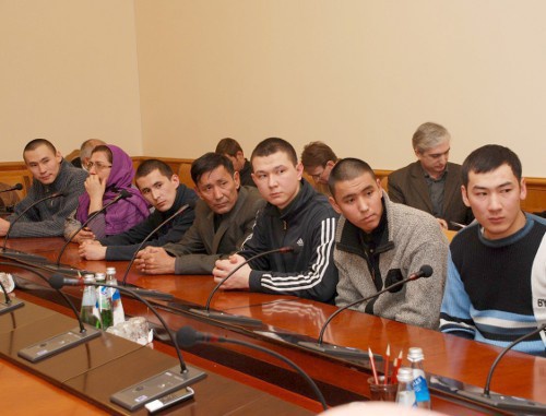 Kazakhstan citizens wait for a verdict of the сommission for militants' adaptation. Photo by Albert Tokaev for the "Caucasian Knot" Kazakhstan citizens wait for a verdict of the сommission for militants' adaptation. Photo by Albert Tokaev for the "Caucasian Knot"