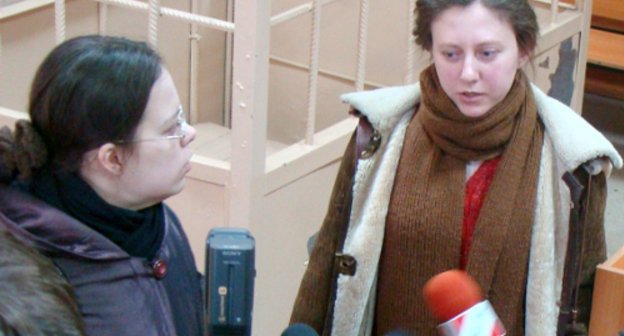 Nadezhda Nizovkina and Tatiana Stetsura in the Sovietskiy District Court of Ulan-Ude, January 19, 2011. Photo by Sergey Basaev for the "Caucasian Knot"