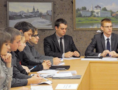 Roundtable of the Youth Government and Committee for Youth Policy of the Rostov Region on summing up the meetings of youth self-government with young people of the Region, Rostov-on-Don, November 3, 2011. Photo by Olesya Dianova for the "Caucasian Knot" Roundtable of the Youth Government and Committee for Youth Policy of the Rostov Region on summing up the meetings of youth self-government with young people of the Region, Rostov-on-Don, November 3, 2011. Photo by Olesya Dianova for the "Caucasian Knot"