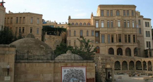 Icheri Sheher - an old inner city of Baku. Photo by http://en.wikipedia.org 
