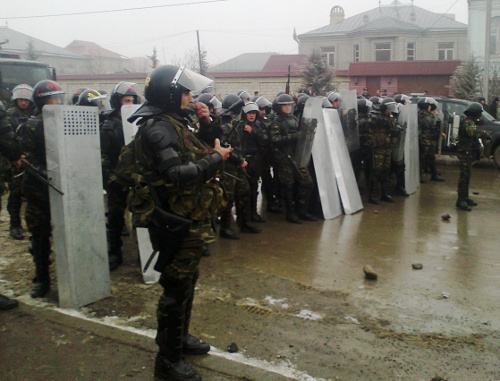 Azerbaijan, March 1, 2012, confrontation in Guba near a police station. Photo by Faik Medjid for the "Caucasian Knot" Azerbaijan, March 1, 2012, confrontation in Guba near a police station. Photo by Faik Medjid for the "Caucasian Knot"