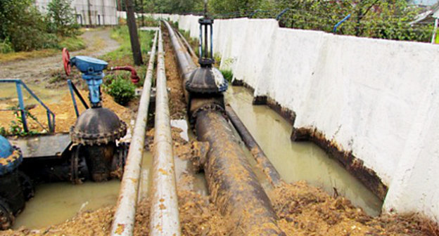 Oil pipe of the Batumi Oil Terminal, Batumi, Adjaria. Photo by Directorate for Environment and Natural Resources of Adjara Autonomous Republic Oil pipe of the Batumi Oil Terminal, Batumi, Adjaria. Photo by Directorate for Environment and Natural Resources of Adjara Autonomous Republic