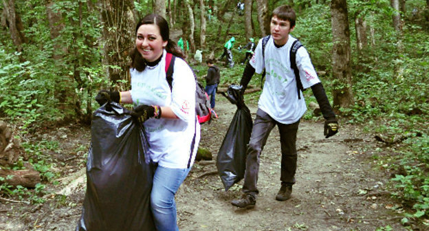 Cleaning of Taman Forest within the all-Russian action "Blogger Against Garbage"; Stavropol, September 8, 2012. Photo by Ekaterina Sapogina, http://vk.com/event42576164 Cleaning of Taman Forest within the all-Russian action "Blogger Against Garbage"; Stavropol, September 8, 2012. Photo by Ekaterina Sapogina, http://vk.com/event42576164