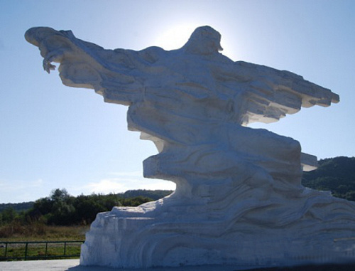 Monument to victims of Kolka Glacier descend, North Ossetia, Karmadon Gorge. Courtesy of the Office for Communications of the Administration of the Head and Government of North Ossetia-Alania, http://glava.rso-a.ru
Monument to victims of Kolka Glacier descend, North Ossetia, Karmadon Gorge. Courtesy of the Office for Communications of the Administration of the Head and Government of North Ossetia-Alania, http://glava.rso-a.ru