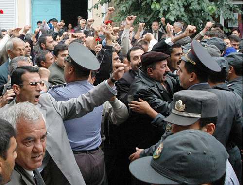 Dispersal of opposition's non-sanctioned pre-election protest action in "Sakhil" Park in central Baku; October 9, 2005. Courtesy of the "Trend.az" Dispersal of opposition's non-sanctioned pre-election protest action in "Sakhil" Park in central Baku; October 9, 2005. Courtesy of the "Trend.az"