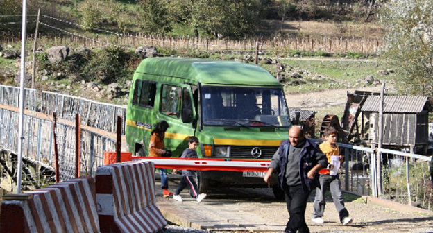 Section of Georgian-Ossetian border near the checkpoint of Karzman. Map: http://osradio.ru Section of Georgian-Ossetian border near the checkpoint of Karzman. Map: http://osradio.ru