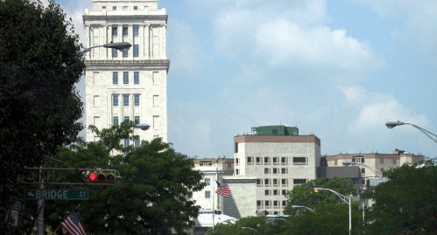 A view of the Union County Courthouse in Elizabeth, New Jersey. Photo by William Hartz, http://www.flickr.com/photos/whartz A view of the Union County Courthouse in Elizabeth, New Jersey. Photo by William Hartz, http://www.flickr.com/photos/whartz