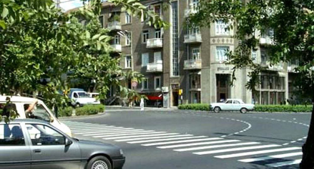 Armenia, Yerevan, Sayatnova Street. Photo by www.flickr.com/photos/syrialooks 