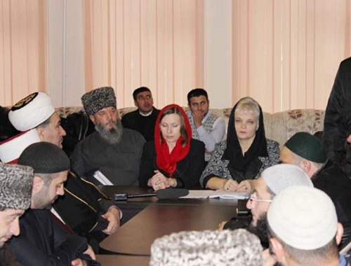 Former Education Minister Irina Kuvaldina (to the right) at the meeting dedicated to Muslim headscarves, in SADUM of Stavropol. Stavropol region, Pyatigorsk, December 11, 2012. Photo: http://dum26.mashuk.ru/ Former Education Minister Irina Kuvaldina (to the right) at the meeting dedicated to Muslim headscarves, in SADUM of Stavropol. Stavropol region, Pyatigorsk, December 11, 2012. Photo: http://dum26.mashuk.ru/