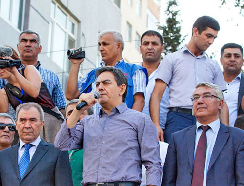 Ali Kerimli speaking at the opposition rally. Baku, September 22, 2013. Photo by Aziz Karimov for the “Caucasian Knot” Ali Kerimli speaking at the opposition rally. Baku, September 22, 2013. Photo by Aziz Karimov for the “Caucasian Knot”