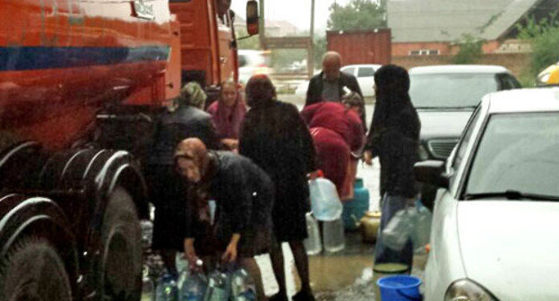 The Dagestani city of Khasavyurt has water supply outage. Dagestan, October 7, 2013. Photo: press service of the Emergency Control Ministry of Dagestan The Dagestani city of Khasavyurt has water supply outage. Dagestan, October 7, 2013. Photo: press service of the Emergency Control Ministry of Dagestan