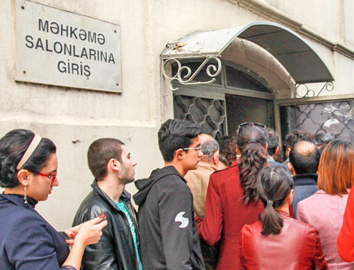 Supporters of "Nida" and "Free Youth" activists in expectation of the court session near the building of the Court. Baku, November 5, 2013. Photo by Aziz Karimov for the "Caucasian Knot" Supporters of "Nida" and "Free Youth" activists in expectation of the court session near the building of the Court. Baku, November 5, 2013. Photo by Aziz Karimov for the "Caucasian Knot"