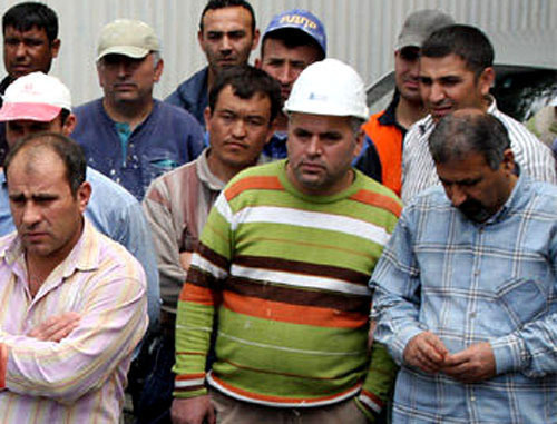 Migrant workers. Photo by Moscow Federal Migration Administration department Migrant workers. Photo by Moscow Federal Migration Administration department