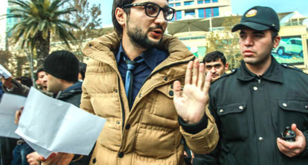 Ramin Gadjily attending protest action against rise in fuel prices. Baku, December 8, 2013. Photo by Aziz Karimov for the ‘Caucasian Knot’. Ramin Gadjily attending protest action against rise in fuel prices. Baku, December 8, 2013. Photo by Aziz Karimov for the ‘Caucasian Knot’.