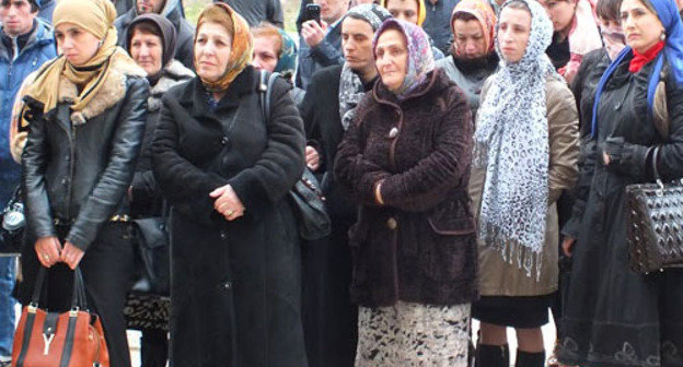 Rally in support of the lawyer Murad Musaev. Makhachkala, November 29, 2013. Photo by Patimat Makhmudova for the ‘Caucasian Knot’. Rally in support of the lawyer Murad Musaev. Makhachkala, November 29, 2013. Photo by Patimat Makhmudova for the ‘Caucasian Knot’.