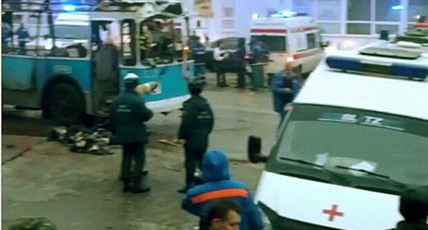 Volgograd, December 30, 2013. Blown-up trolley-bus at the tram stop "Kachinsky market". Still photo of a video footage by Alexei Ulianov at Instagram, http://instagram.com/p/iiIokbBbsP Volgograd, December 30, 2013. Blown-up trolley-bus at the tram stop "Kachinsky market". Still photo of a video footage by Alexei Ulianov at Instagram, http://instagram.com/p/iiIokbBbsP
