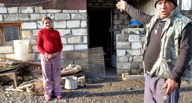 Sasun Ayrapetyan is dissatisfied at the fact that the village and district authorities still haven't solved the problem with drinking water. The village of Nor-Aikadjur of the Martakert District of Nagorno-Karabakh, January 9, 2014. Photo by Alvard Grigoryan for the "Caucasian Knot" Sasun Ayrapetyan is dissatisfied at the fact that the village and district authorities still haven't solved the problem with drinking water. The village of Nor-Aikadjur of the Martakert District of Nagorno-Karabakh, January 9, 2014. Photo by Alvard Grigoryan for the "Caucasian Knot"