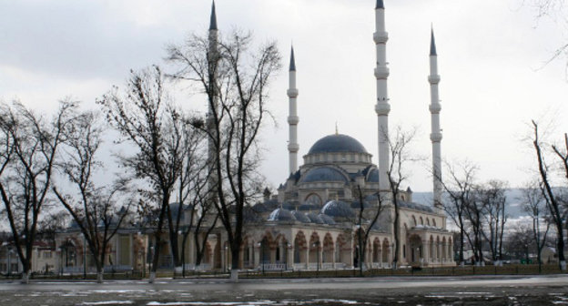 Mosque in Gudermes, Chechnya. Photo: http://valery-pavlov.livejournal.com/654760.html Mosque in Gudermes, Chechnya. Photo: http://valery-pavlov.livejournal.com/654760.html