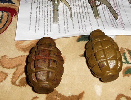 F-1 grenades with fuses. Photo NAC, http://nac.gov.ru/ F-1 grenades with fuses. Photo NAC, http://nac.gov.ru/