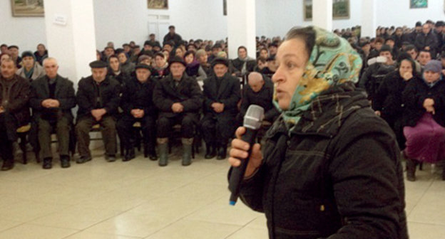 Residents of the Magaramkent District of Dagestan meeting Mamed Abbasov, State Duma Deputy, members of the Federal Lezgin National and Cultural Autonomy, hydrologists and public figures. Dagestan, Samur village, January 22, 2014. Photo by Ruslan Gereev. Residents of the Magaramkent District of Dagestan meeting Mamed Abbasov, State Duma Deputy, members of the Federal Lezgin National and Cultural Autonomy, hydrologists and public figures. Dagestan, Samur village, January 22, 2014. Photo by Ruslan Gereev.