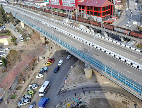 Double road in Sochi. Photo by Svetlana Kravchenko for the "Caucasian Knot" Double road in Sochi. Photo by Svetlana Kravchenko for the "Caucasian Knot"