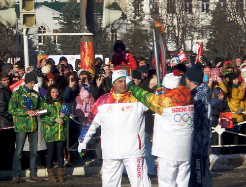 Olympic Torch Relay in the city of Maikop, February 3, 2014. Photo by Oleg Chaly for the ‘Caucasian Knot’. Olympic Torch Relay in the city of Maikop, February 3, 2014. Photo by Oleg Chaly for the ‘Caucasian Knot’.