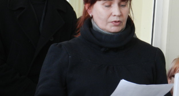 Elena Samoshina announces a hunger strike by parents of large families and of children with disabilities starting from February 5, 2014, Volgograd, February 3, 2014. Photo by Tatiana Filimonova for the ‘Caucasian Knot’. Elena Samoshina announces a hunger strike by parents of large families and of children with disabilities starting from February 5, 2014, Volgograd, February 3, 2014. Photo by Tatiana Filimonova for the ‘Caucasian Knot’.