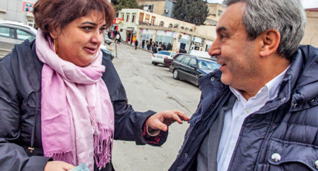 Journalist of the Azerbaijani service of Radio Liberty Khadija Ismayilova and her advocate Elton Guliev. Baku, February 18, 2014. Photo by Aziz Karimov for the ‘Caucasian Knot’. Journalist of the Azerbaijani service of Radio Liberty Khadija Ismayilova and her advocate Elton Guliev. Baku, February 18, 2014. Photo by Aziz Karimov for the ‘Caucasian Knot’.