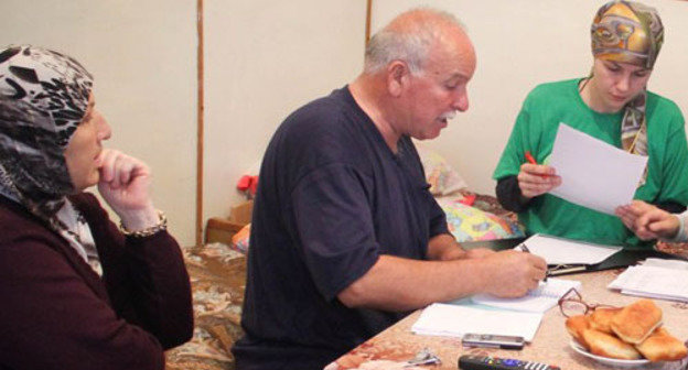 Syrian refugees in Kabardino-Balkaria. Photo: ‘Solidarnost’ Charity Fund, http://solidarnost.su/ Syrian refugees in Kabardino-Balkaria. Photo: ‘Solidarnost’ Charity Fund, http://solidarnost.su/