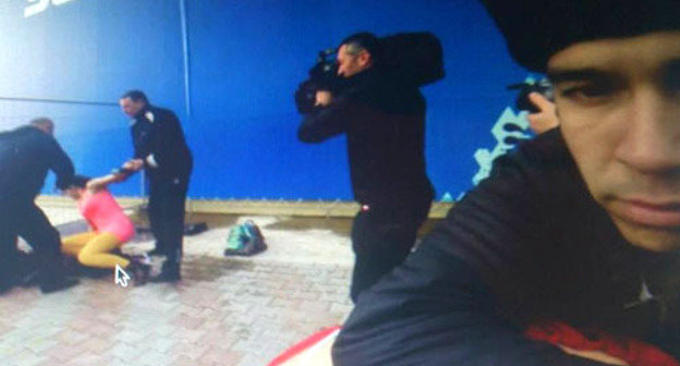 A brawl between Cossaks and Pussy Riot band and the art-group "Voina" members. Sochi, February 19, 2014. Photo from the activists’ Twitter account, http://twitter.com/gruppa_voina/status/435830304725794816/ A brawl between Cossaks and Pussy Riot band and the art-group "Voina" members. Sochi, February 19, 2014. Photo from the activists’ Twitter account, http://twitter.com/gruppa_voina/status/435830304725794816/
