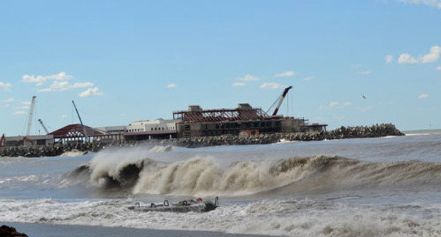 Seaside at the ‘Riviera’ beach. Sochi, autumn of 2013. Photo by Svetlana Kravchenko for the ‘Caucasian Knot’. Seaside at the ‘Riviera’ beach. Sochi, autumn of 2013. Photo by Svetlana Kravchenko for the ‘Caucasian Knot’.
