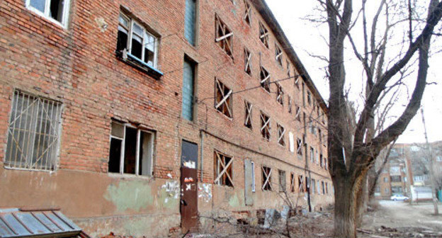 The apartment building No. 16G in Porokhovaya Street. Astrakhan, February 2014. Photo by Yelena Grebenyuk for the "Caucasian Knot" The apartment building No. 16G in Porokhovaya Street. Astrakhan, February 2014. Photo by Yelena Grebenyuk for the "Caucasian Knot"