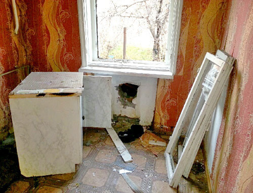 Demolition of the house in Rabochaya street before the eviction of the residents. In the photo: one of the apartments in the house. Ingushetia, November 20, 2013. Photo courtesy of the residents of the house Demolition of the house in Rabochaya street before the eviction of the residents. In the photo: one of the apartments in the house. Ingushetia, November 20, 2013. Photo courtesy of the residents of the house