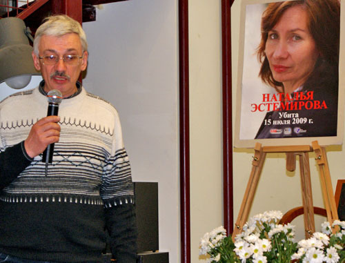 Oleg Orlov speaks at the commemoration party of Natalia Estemirova. Moscow, February 28, 2014. Photo by Natalya Kraynova for the "Caucasian Knot" Oleg Orlov speaks at the commemoration party of Natalia Estemirova. Moscow, February 28, 2014. Photo by Natalya Kraynova for the "Caucasian Knot"