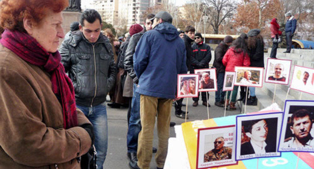 Action dedicated to the 'political prisoners of all time'. Yerevan, Freedom Square, February 2, 2014. Photo by Armine Martirosyan for the "Caucasian Knot" Action dedicated to the 'political prisoners of all time'. Yerevan, Freedom Square, February 2, 2014. Photo by Armine Martirosyan for the "Caucasian Knot"