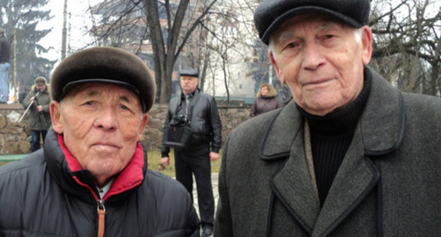Magomed Dokuchaev and Alim Kulbaev, deported from KBR at the age of 17 at the rally in memory of the 70th anniversary of Balkars' deportation. Nalchik, March 8, 2014. Photo by Luisa Orazaeva for the ‘Caucasian Knot’. Magomed Dokuchaev and Alim Kulbaev, deported from KBR at the age of 17 at the rally in memory of the 70th anniversary of Balkars' deportation. Nalchik, March 8, 2014. Photo by Luisa Orazaeva for the ‘Caucasian Knot’.