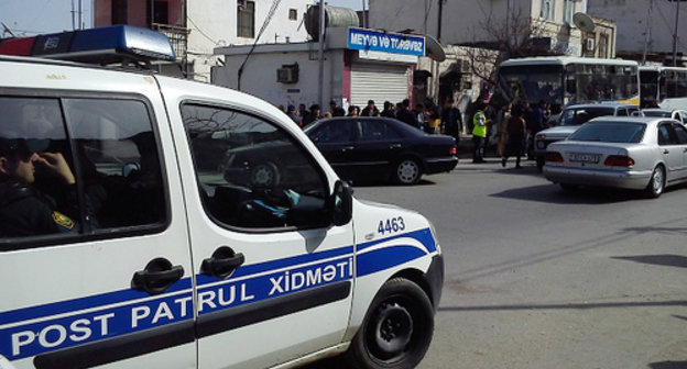 Police squads near the School No. 173 in Yasamal District of Baku. March 9, 2014. Photo by Kyamal Ali for the ‘Caucasian Knot’. Police squads near the School No. 173 in Yasamal District of Baku. March 9, 2014. Photo by Kyamal Ali for the ‘Caucasian Knot’.