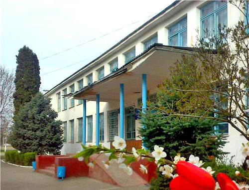 The secondary school of the village of Nizhny Cherek of the Urvan District of the KBR. Photo by the acting school principal Lyudmila Schekikhacheva The secondary school of the village of Nizhny Cherek of the Urvan District of the KBR. Photo by the acting school principal Lyudmila Schekikhacheva