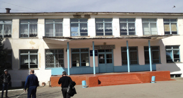 Secondary school in Nizhny Cherek village, Kabardino-Balkaria, Urvan District, March 16, 2014. Photo by Lyudmila Maratova for the ‘Caucasian Knot’. Secondary school in Nizhny Cherek village, Kabardino-Balkaria, Urvan District, March 16, 2014. Photo by Lyudmila Maratova for the ‘Caucasian Knot’.