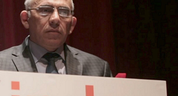 Rakhim Gadjiev, the Deputy Editor-in-Chief of the "Azadlyg", at the awarding ceremony of the "Freedom of Expression-2014" laureates. London, March 20, 2014. Screenshot of a video footage by the British human rights organization "Index on Censorship", http://www.indexoncensorship.org/ Rakhim Gadjiev, the Deputy Editor-in-Chief of the "Azadlyg", at the awarding ceremony of the "Freedom of Expression-2014" laureates. London, March 20, 2014. Screenshot of a video footage by the British human rights organization "Index on Censorship", http://www.indexoncensorship.org/