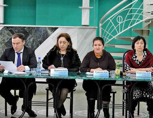 The participants of the roundtable "Russia Minus Northern Caucasus?". Beslan, March 21, 2014. Photo by Emma Marzoeva for the "Caucasian Knot" The participants of the roundtable "Russia Minus Northern Caucasus?". Beslan, March 21, 2014. Photo by Emma Marzoeva for the "Caucasian Knot"