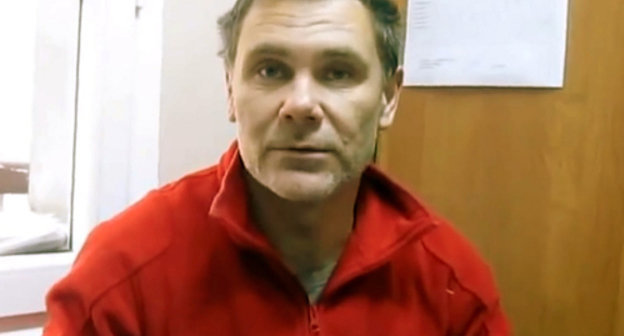 Evgeny Vitishko in the special detention facility of the Tuapse OVD (Interior Division), February 16, 2014. Screenshot of a footage by the members of the Public Oversight Commission (POC), http://www.youtube.com/watch?v=Qfi_M9WTmOI Evgeny Vitishko in the special detention facility of the Tuapse OVD (Interior Division), February 16, 2014. Screenshot of a footage by the members of the Public Oversight Commission (POC), http://www.youtube.com/watch?v=Qfi_M9WTmOI