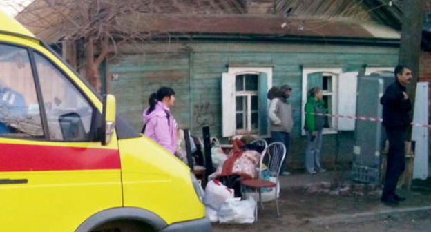 Evacuated residents in the Chekhova street blocked during the fire. Astrakhan, March 25, 2014. Photo by Yelena Grebenyuk for the "Caucasian Knot" Evacuated residents in the Chekhova street blocked during the fire. Astrakhan, March 25, 2014. Photo by Yelena Grebenyuk for the "Caucasian Knot"