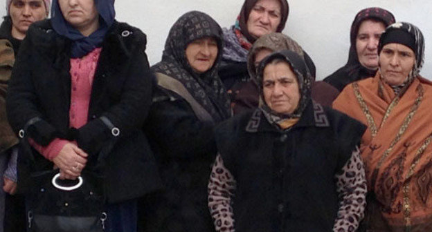Residents of Untsukul District during the meeting in Irganai village. Dagestan, March 5, 2014. Photo by Patimat Makhmudova for the ‘Caucasian Knot’. Residents of Untsukul District during the meeting in Irganai village. Dagestan, March 5, 2014. Photo by Patimat Makhmudova for the ‘Caucasian Knot’.