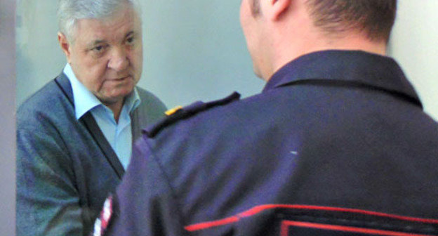 Removed Mayor of Astrakhan Mikhail Stolyarov at the Kirov District Court. Astrakhan, April 18, 2014. Photo by Elena Grebenyuk for the ‘Caucasian Knot’. Removed Mayor of Astrakhan Mikhail Stolyarov at the Kirov District Court. Astrakhan, April 18, 2014. Photo by Elena Grebenyuk for the ‘Caucasian Knot’.