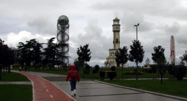 Batumi in bad weather. October 2013. Photo by Yuliya Kasheta for the "Caucasian Knot" Batumi in bad weather. October 2013. Photo by Yuliya Kasheta for the "Caucasian Knot"